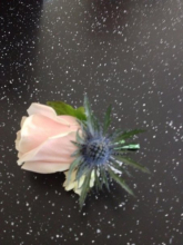 H2b's buttonhole