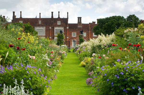 Helmingham Hall Gardens - Wedding Venue - Stowmarket - Suffolk