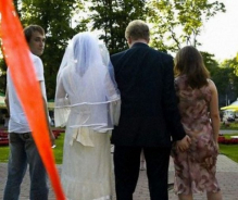 I suspect this is FOB and MOB? not the actual groom