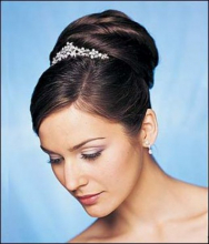 wedding_hairstyle_with_tiara_70404.jpg