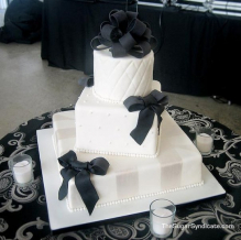 black-and-white-wedding-cakes-13.jpg