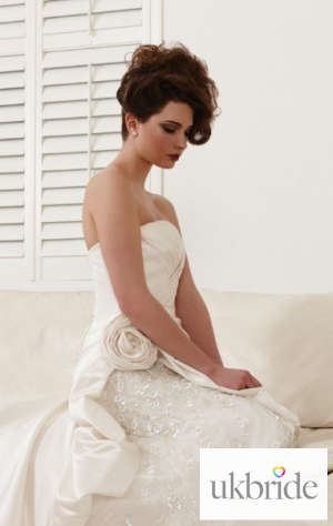 jacquenetta-annylin-2013-weddingdress.jpg