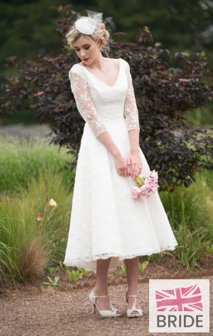 Timeless Chic Georgia Lace Vintage Wedding Dress S (7)-1-3.png