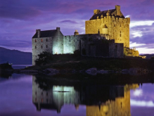 Eilean-Donan-at-night.jpg