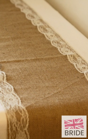 HESSIANTABLERUNNERLACEEDGING2M10TheWeddingofmyDreams(1).jpg