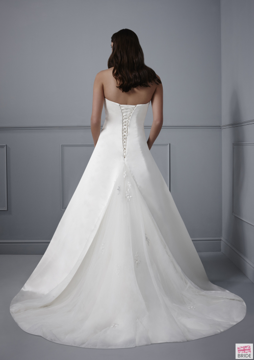 MEREDITH 2-ROMANTICA-HIRES-2017.jpg