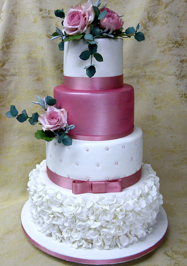 Sophisticake make beautiful and bespoke wedding cakes.