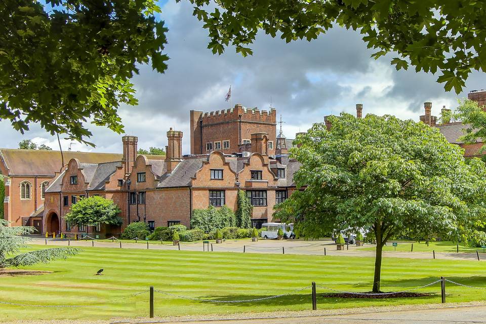 Thumbnail image for Hanbury Manor Wedding Show