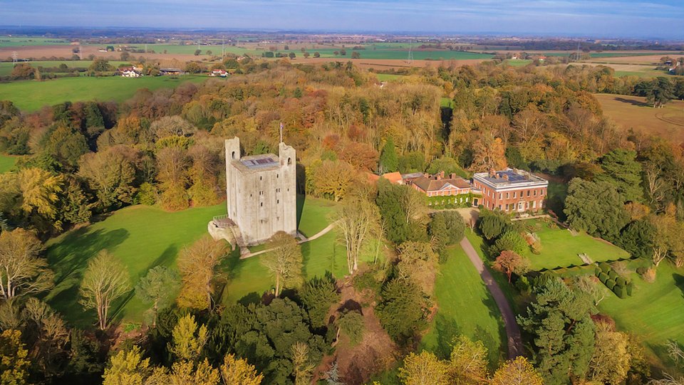 Thumbnail image for Hedingham Castle Wedding show