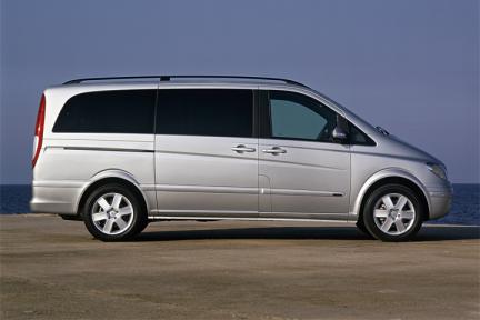 Colnside Executive Cars-Image1