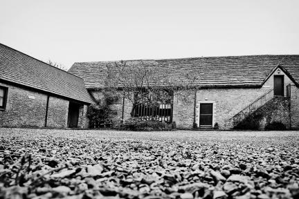 Kingston Country Courtyard-Image1