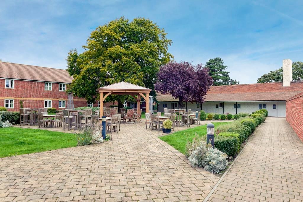 Organise your Wedding at Mercure Thame Lambert
