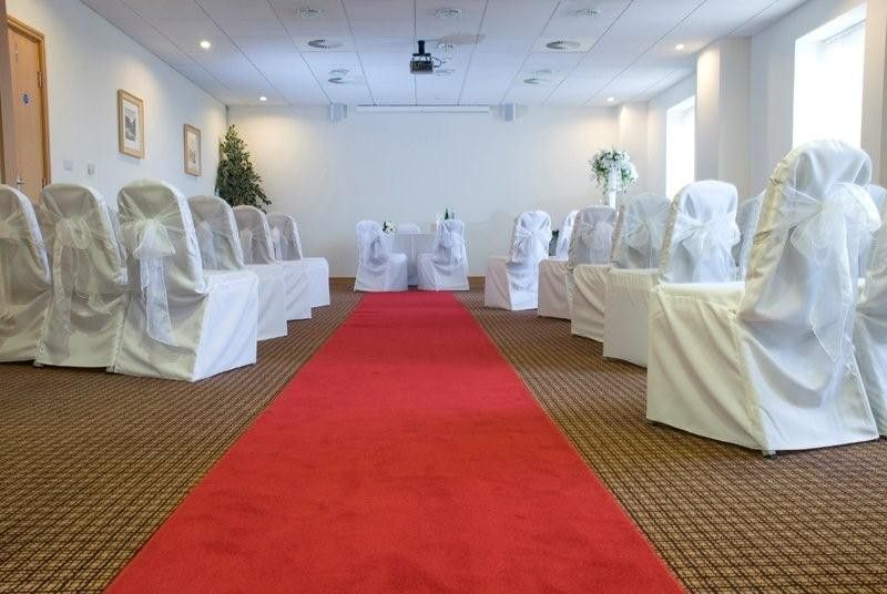 WEDDINGS AT THE VILLAGE HULL 