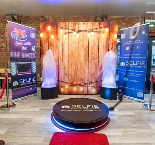 Here's a Top Wedding Tip from Selfie Photo Booth hire