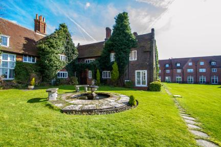 Mercure Letchworth Hall Hotel-Image-11