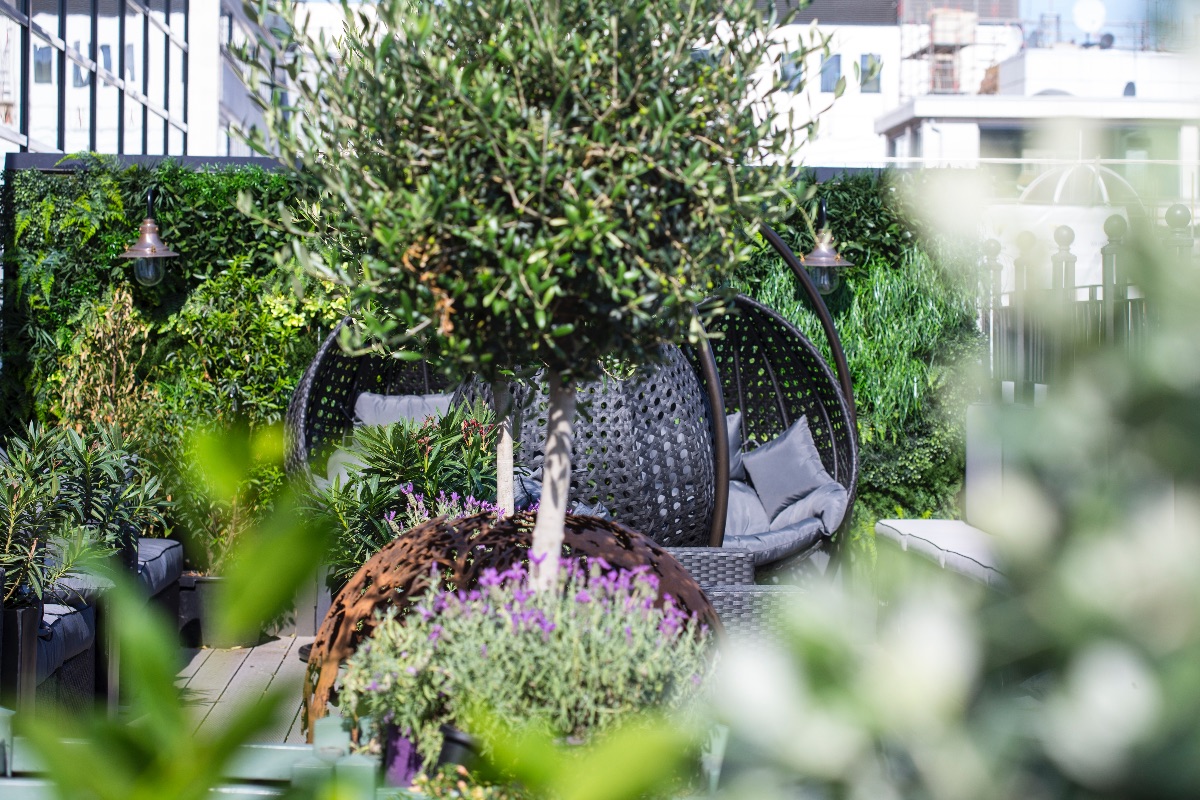 Gallery Item 38 for Eight Members Club