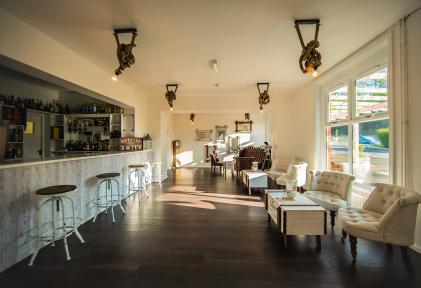The Gray Manor Hotel-Image-1
