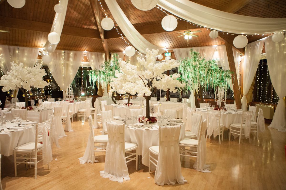Wedding Venue in Sharpthorne, The Ravenswood UKbride