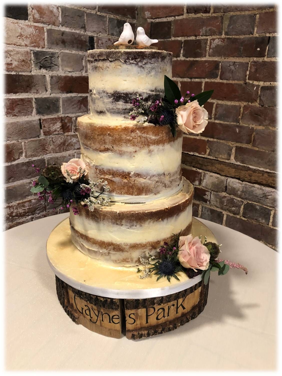 Sarahs Wedding Cakes-Image-3