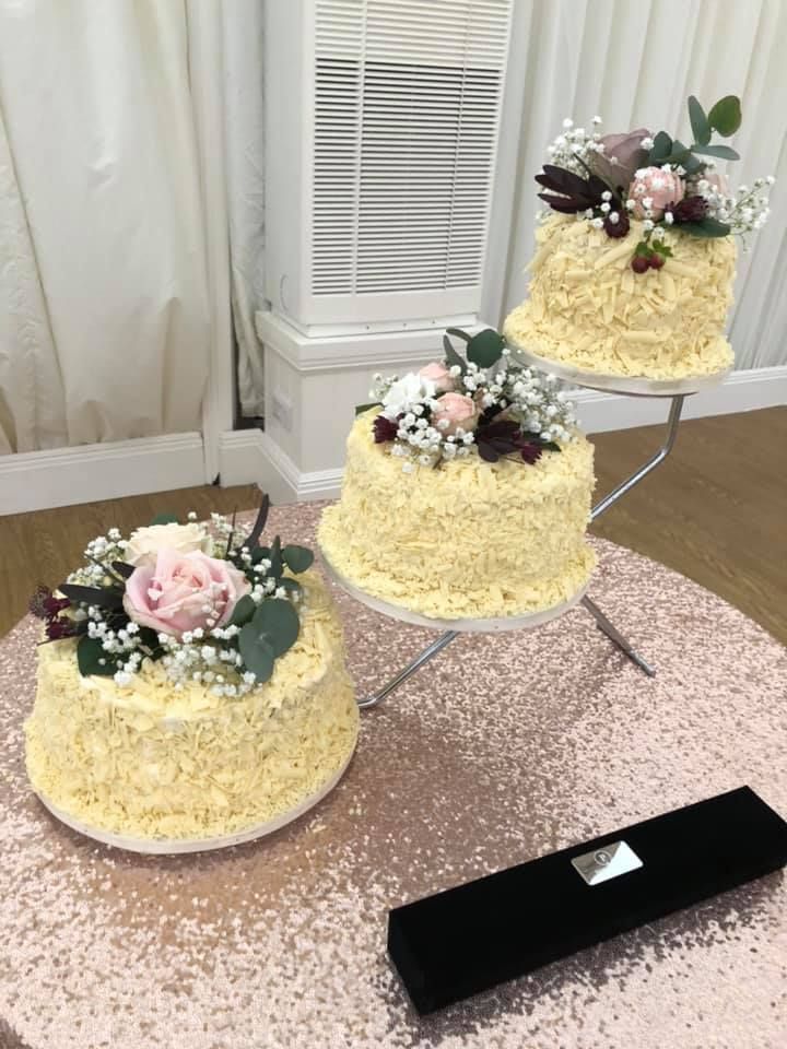Sarahs Wedding Cakes-Image-1