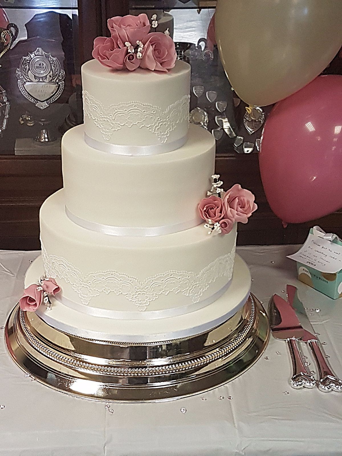 Centrepiece Cakes by Kerry-Image-4