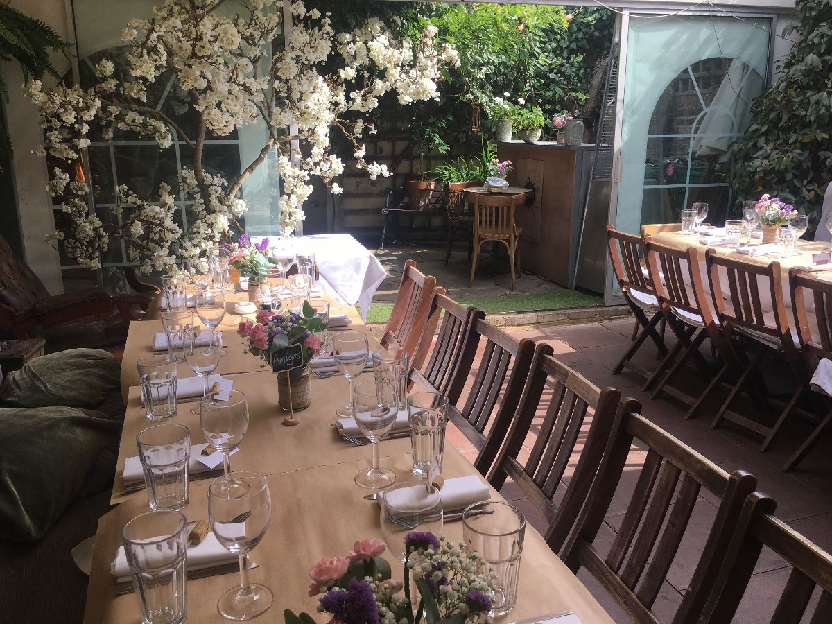 Metro Gardens Restaurant & Bar-Image-3
