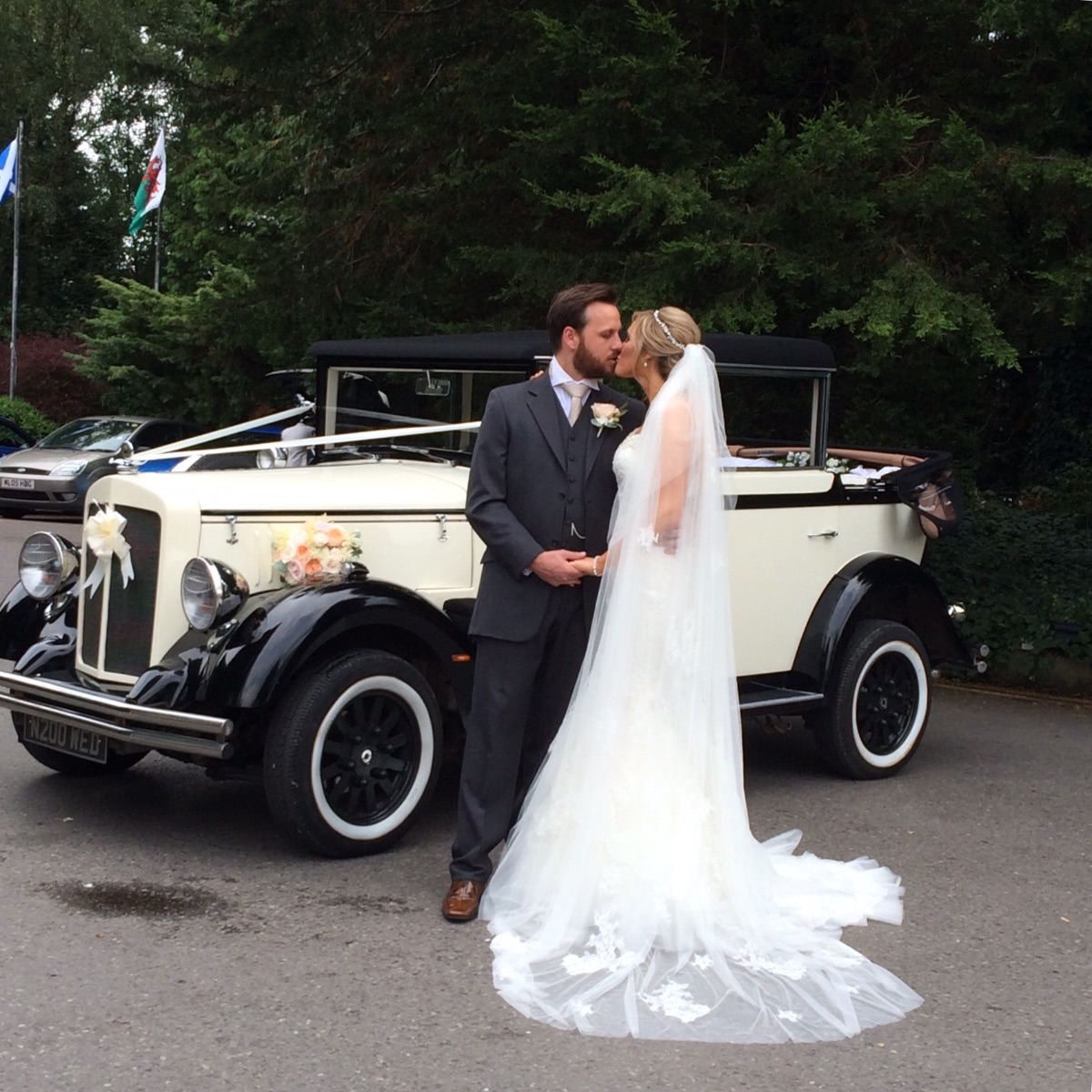 Bespoked Wedding Cars-Image-17
