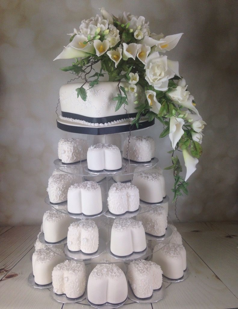 Mel's Amazing Cakes-Image-128