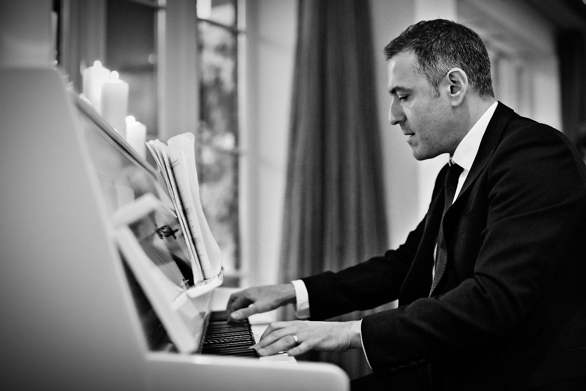 Bryan Edery Pianist-Image-92