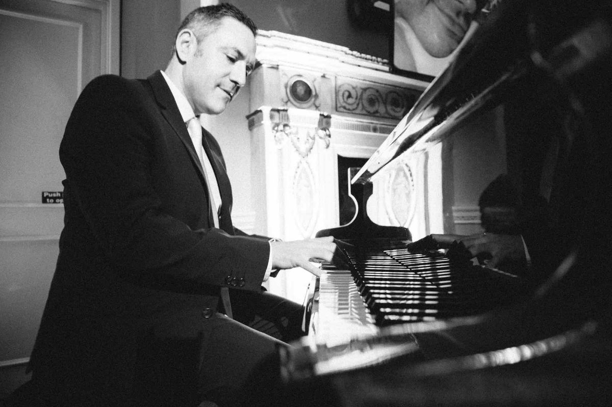 Bryan Edery Pianist-Image-89