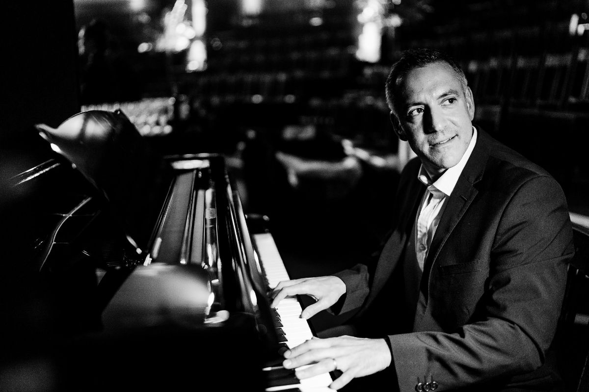 Bryan Edery Pianist-Image-66