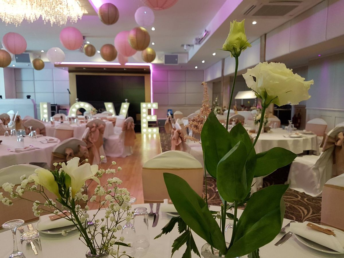 The Cliff Hotel-Image-4