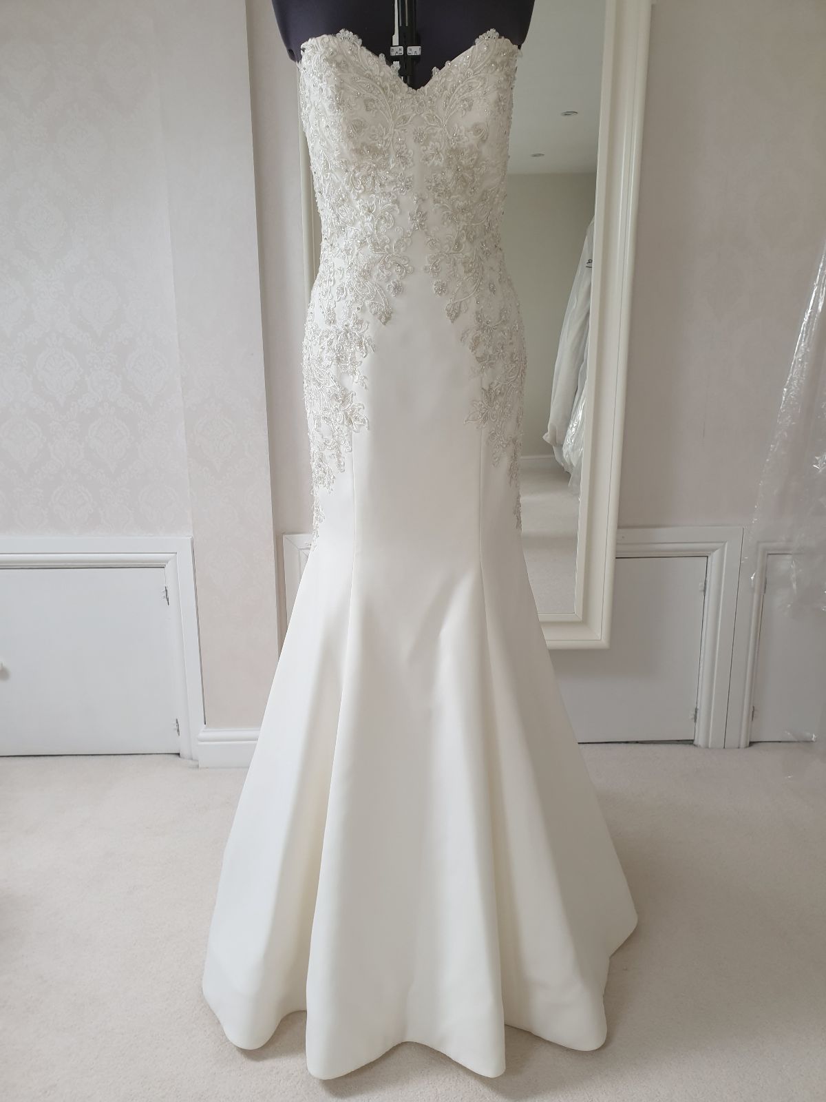 Dream Second Hand Wedding Dress Agency-Image-2