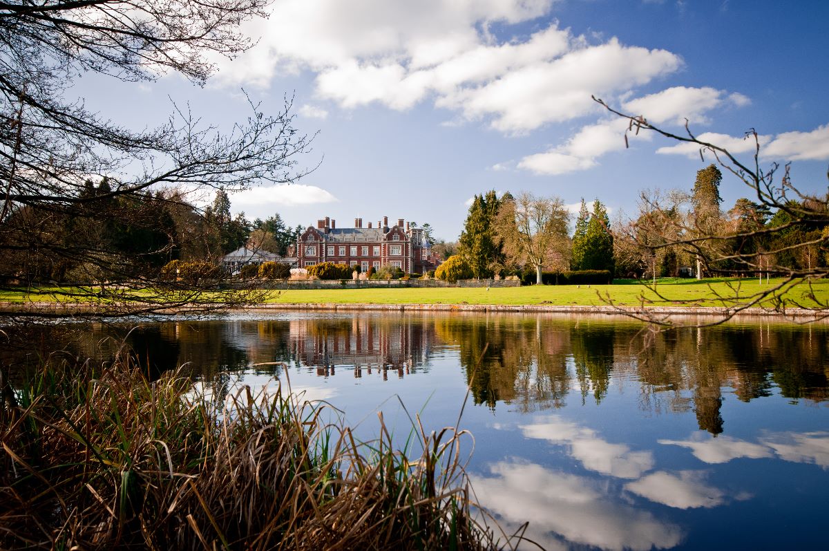Wedding Venue in Thetford, Lynford Hall Hotel UKbride