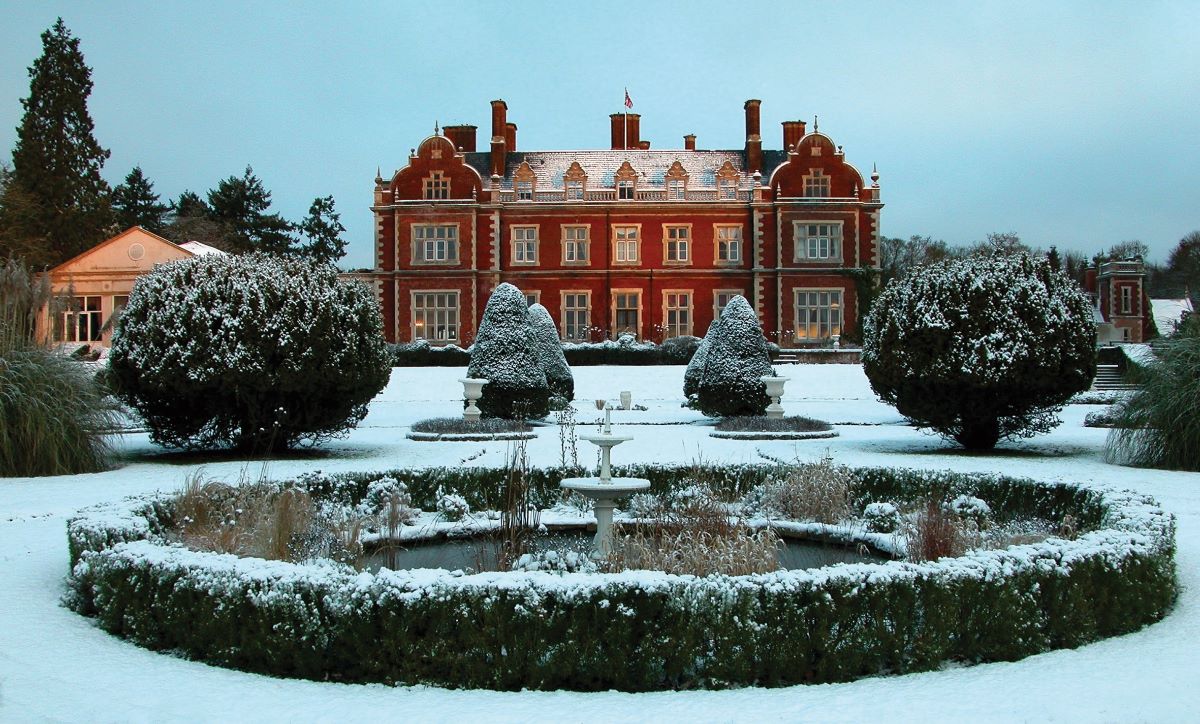 Wedding Venue in Thetford, Lynford Hall Hotel UKbride