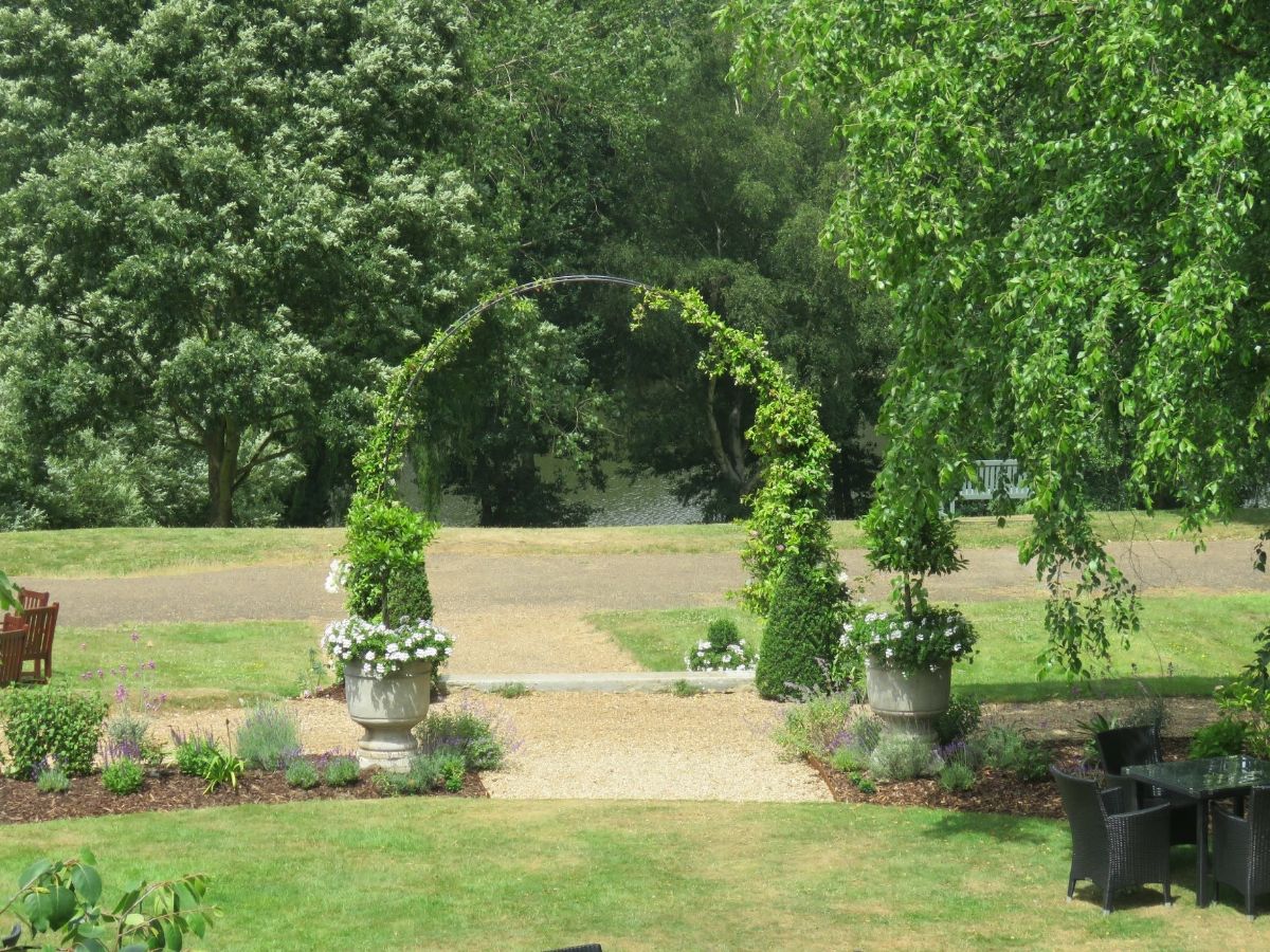 Oatlands Park Hotel-Image-4