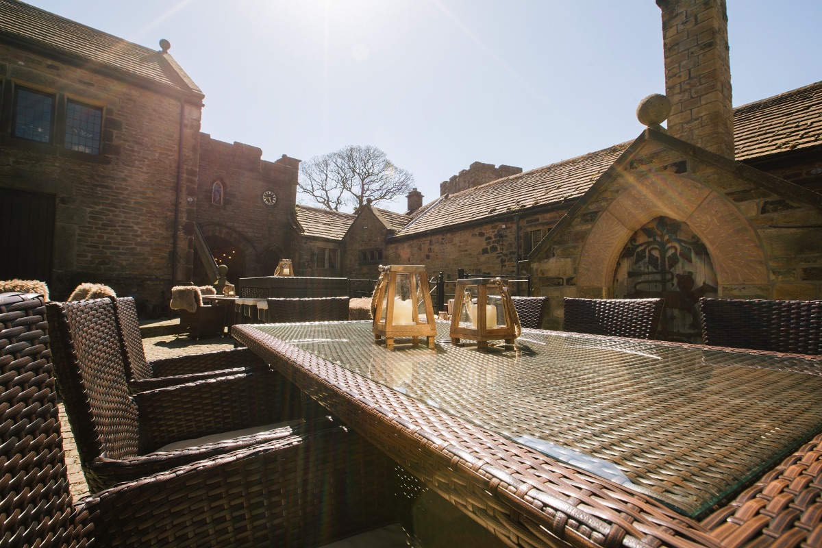 Wedding Venue in Hayfield, Upper House, Hayfield UKbride