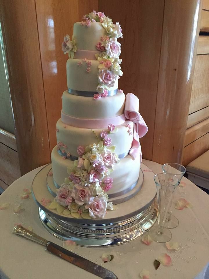 Primrose Cottage Cakes & Flowers-Image-1
