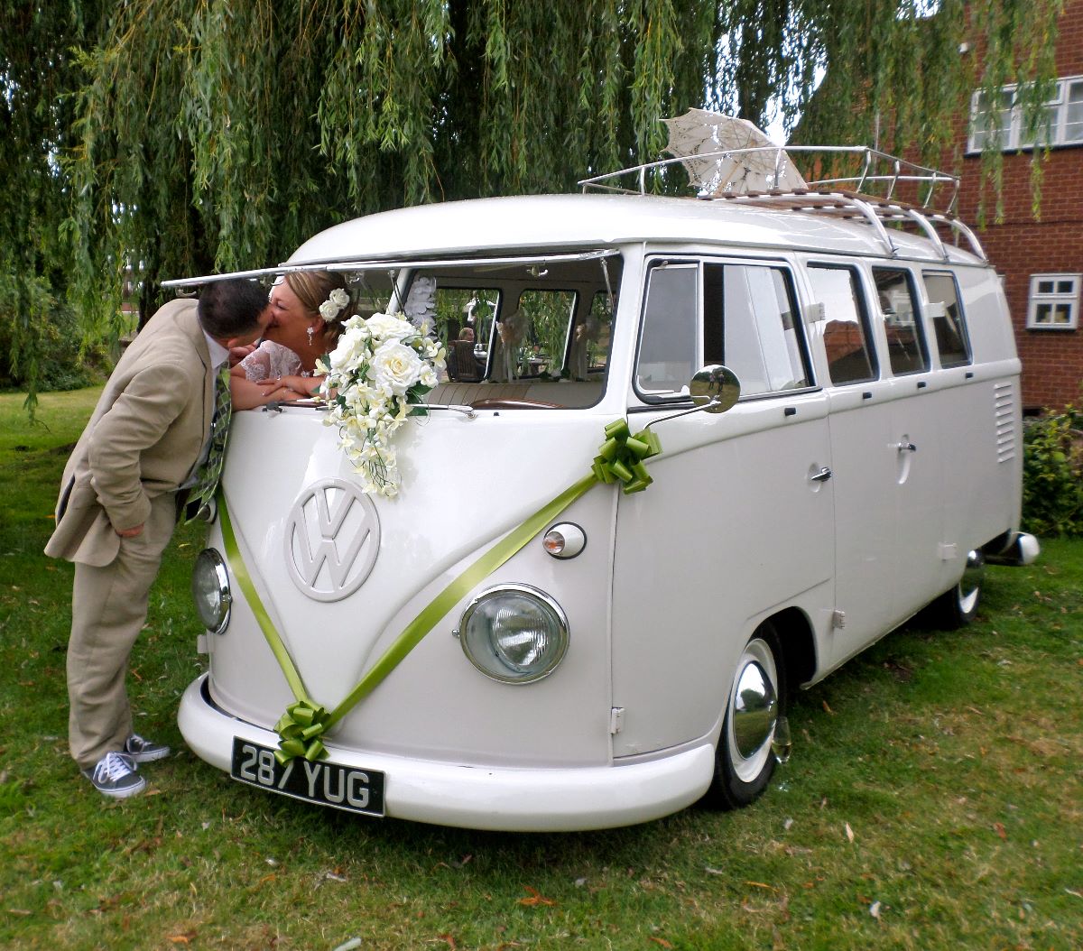 Bus And Bug Vintage Weddings-Image-2