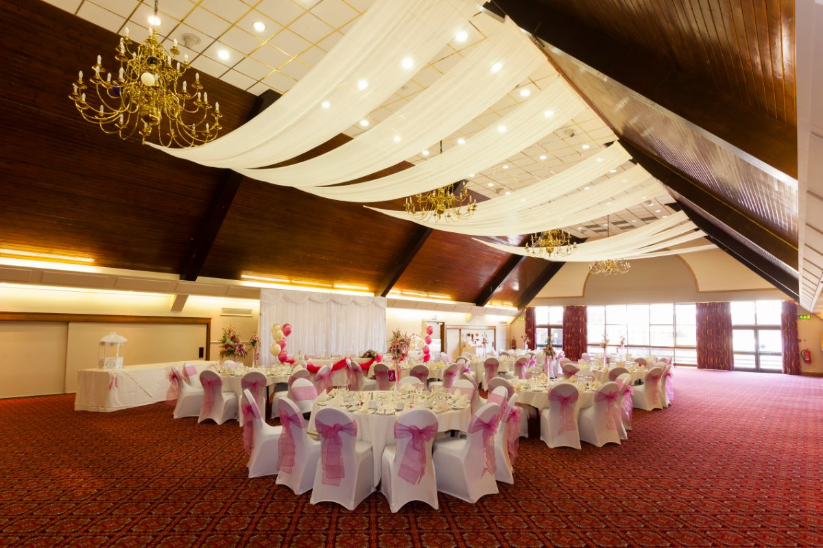 Cedar Court Hotel-Image-4
