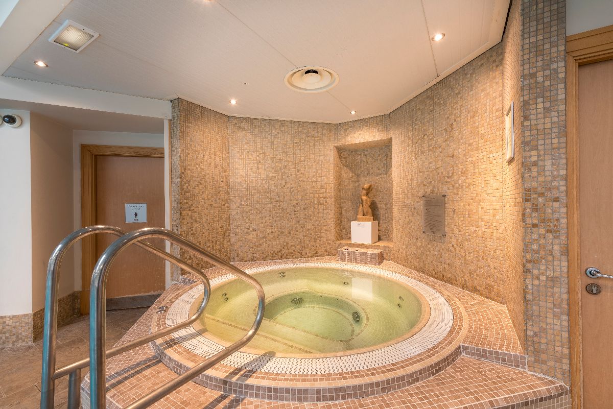 Macdonald Bath Spa Hotel-Image-11