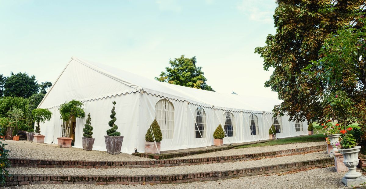 Wedding Venue in Hadleigh, Priory Hall UKbride
