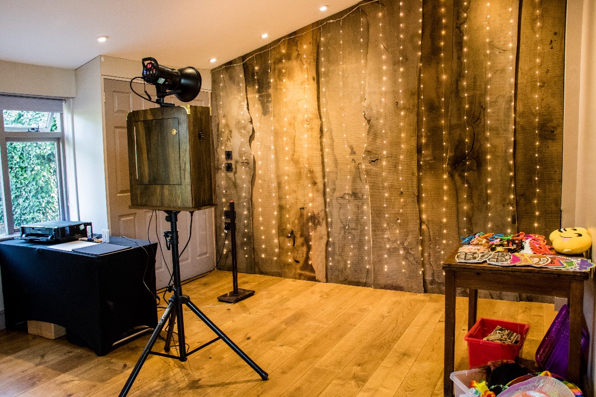 Glitter Booth-Image-1