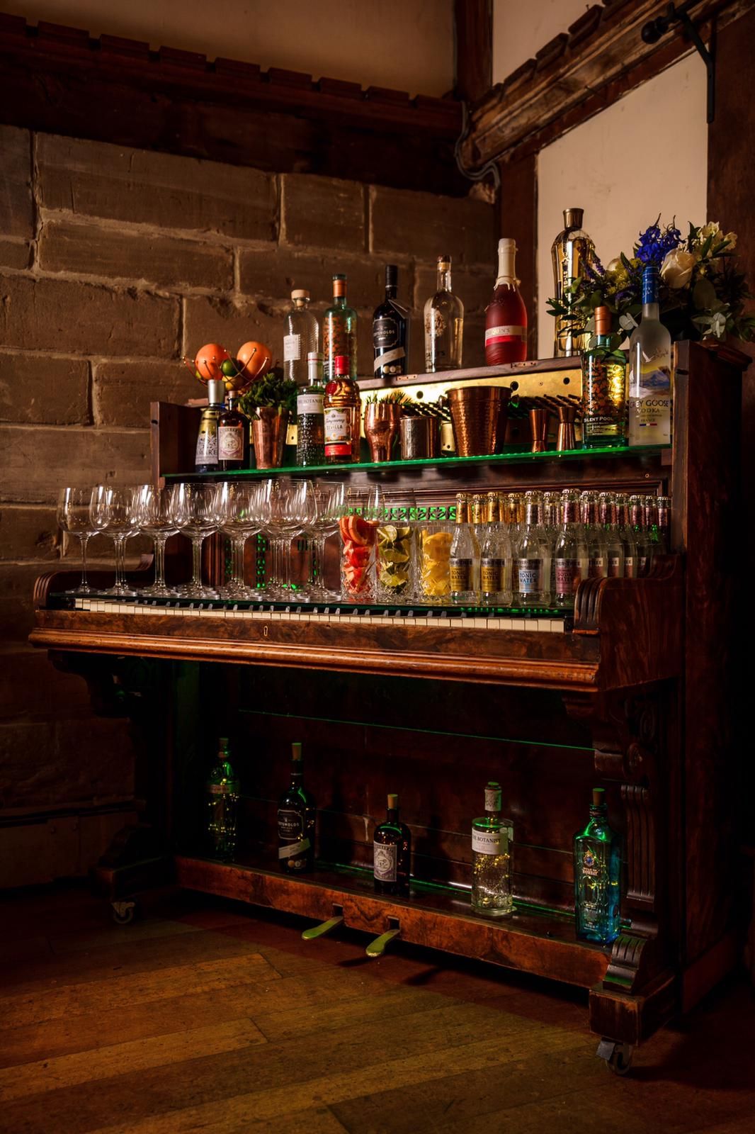 Caviar & Chips-Image-51