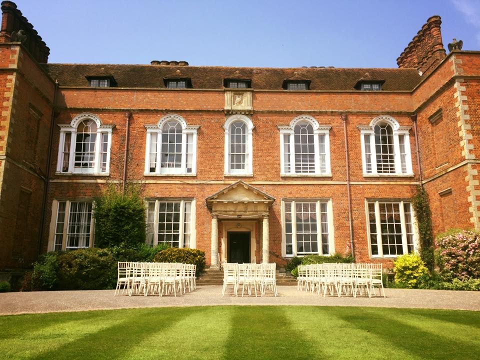 Wedding Venue in Aylesbury, Dorton House, Buckinghamshire UKbride