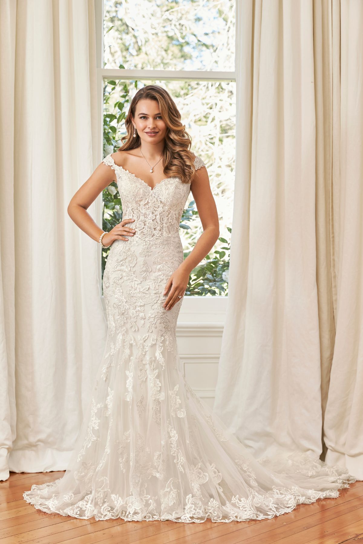 Dolly's Bridal Boutique -Image-22