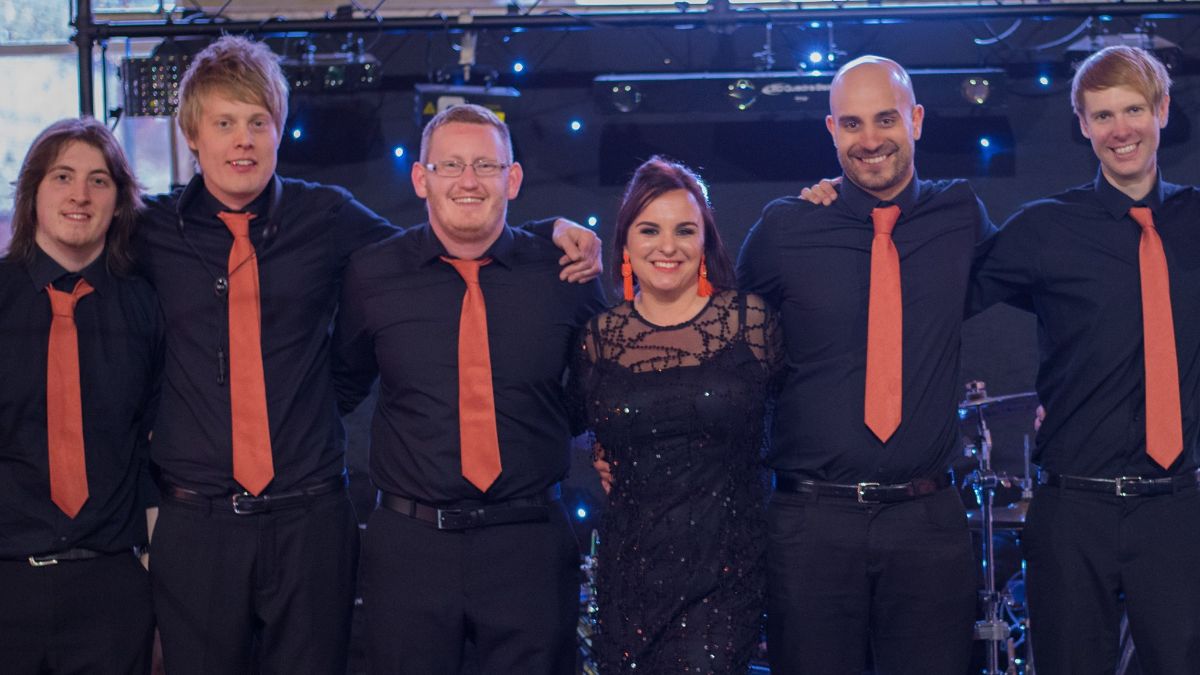 Lizy And The Crescendos -Image-9