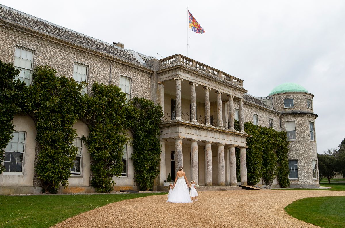 Wedding Venue in Chichester, Goodwood House UKbride