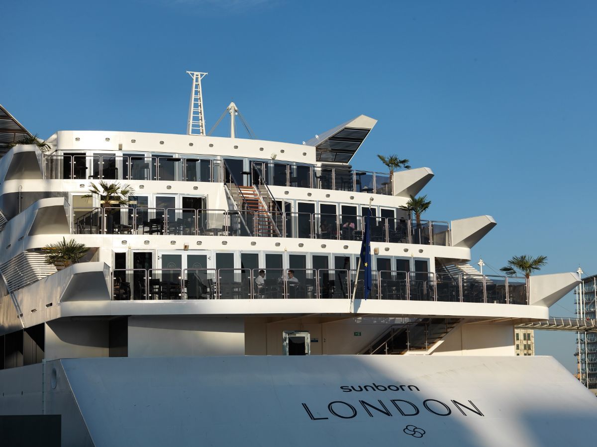 sunborn london yacht western gateway london e16 1aa