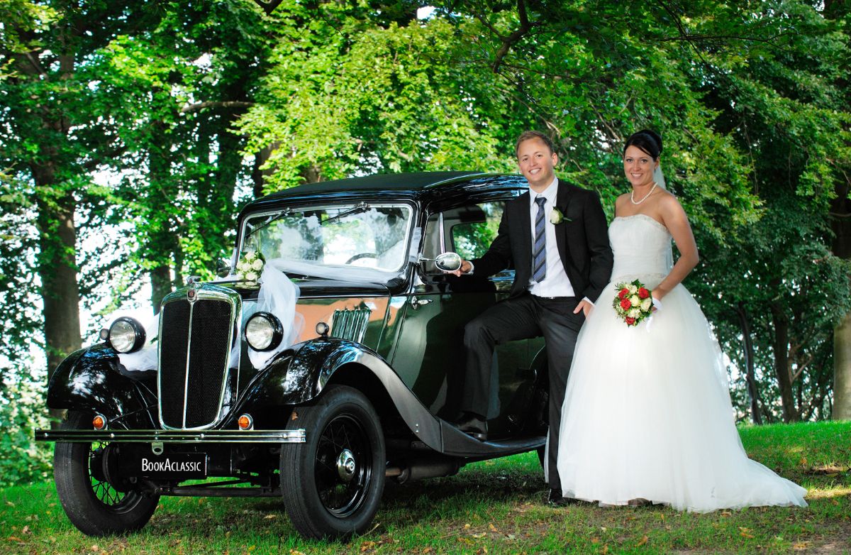 BookAclassic - Classic & Vintage Wedding Cars-Image-9